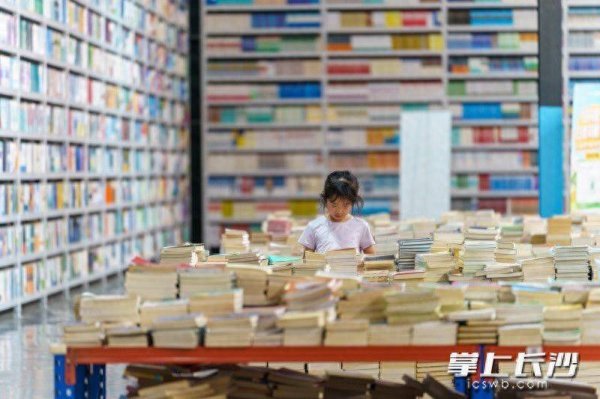 永旺配资 藏在山谷间的200万册藏书！小谷吖循环书仓成为实体书店的“探索者”